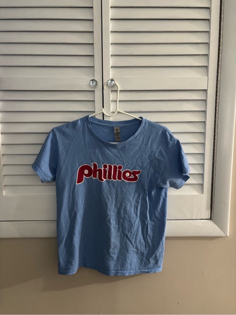 Girls youth Philadelphia Phillies tee shirt